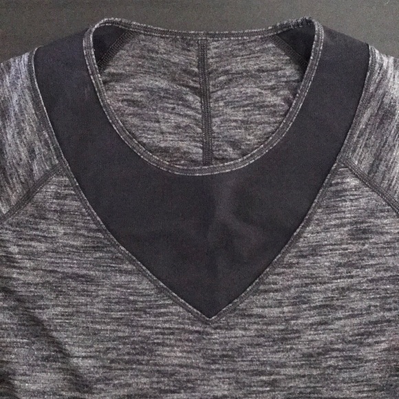 ✨Lululemon mesh panel top - Picture 6 of 7